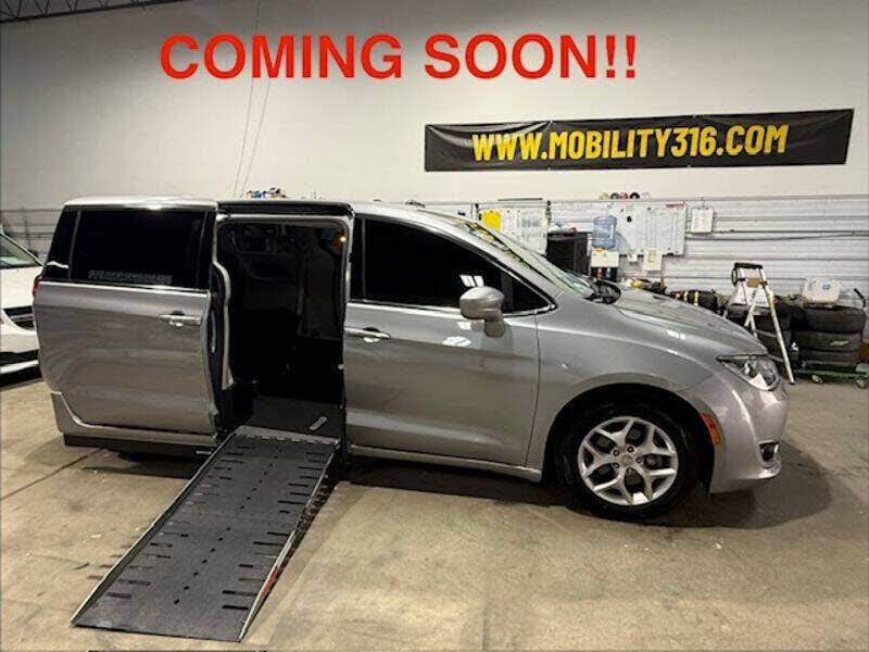 2020 CHRYSLER Pacifica