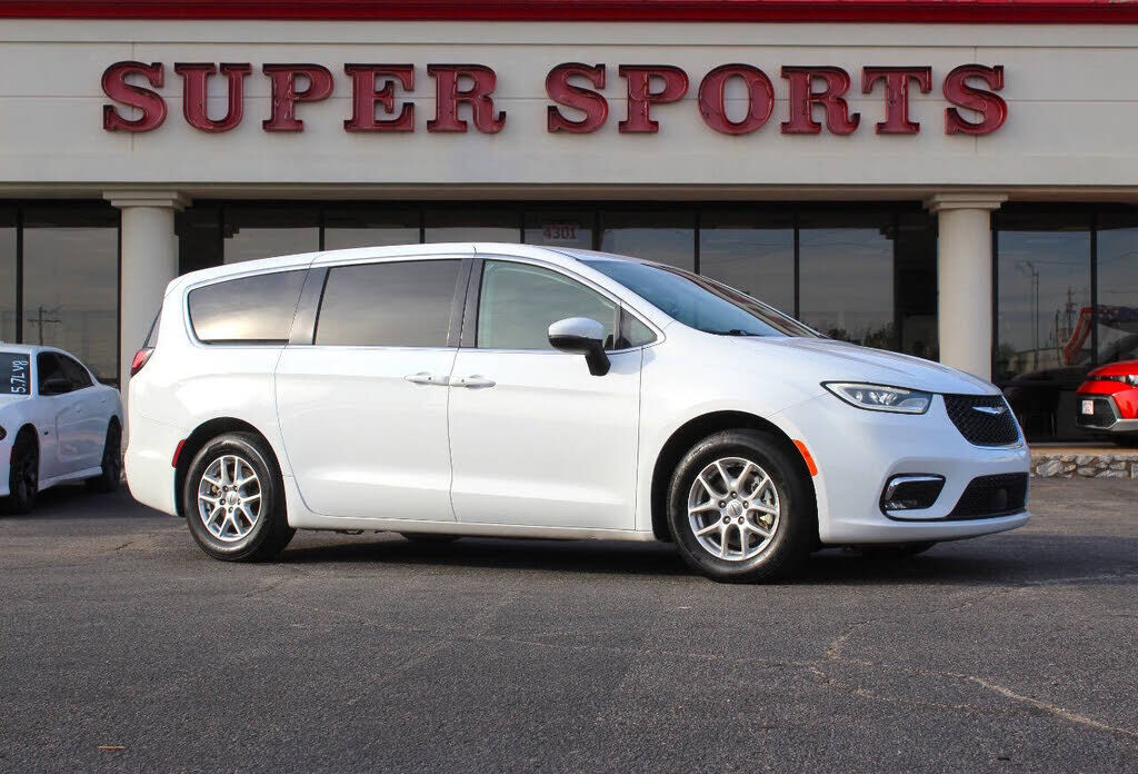 2023 CHRYSLER Pacifica