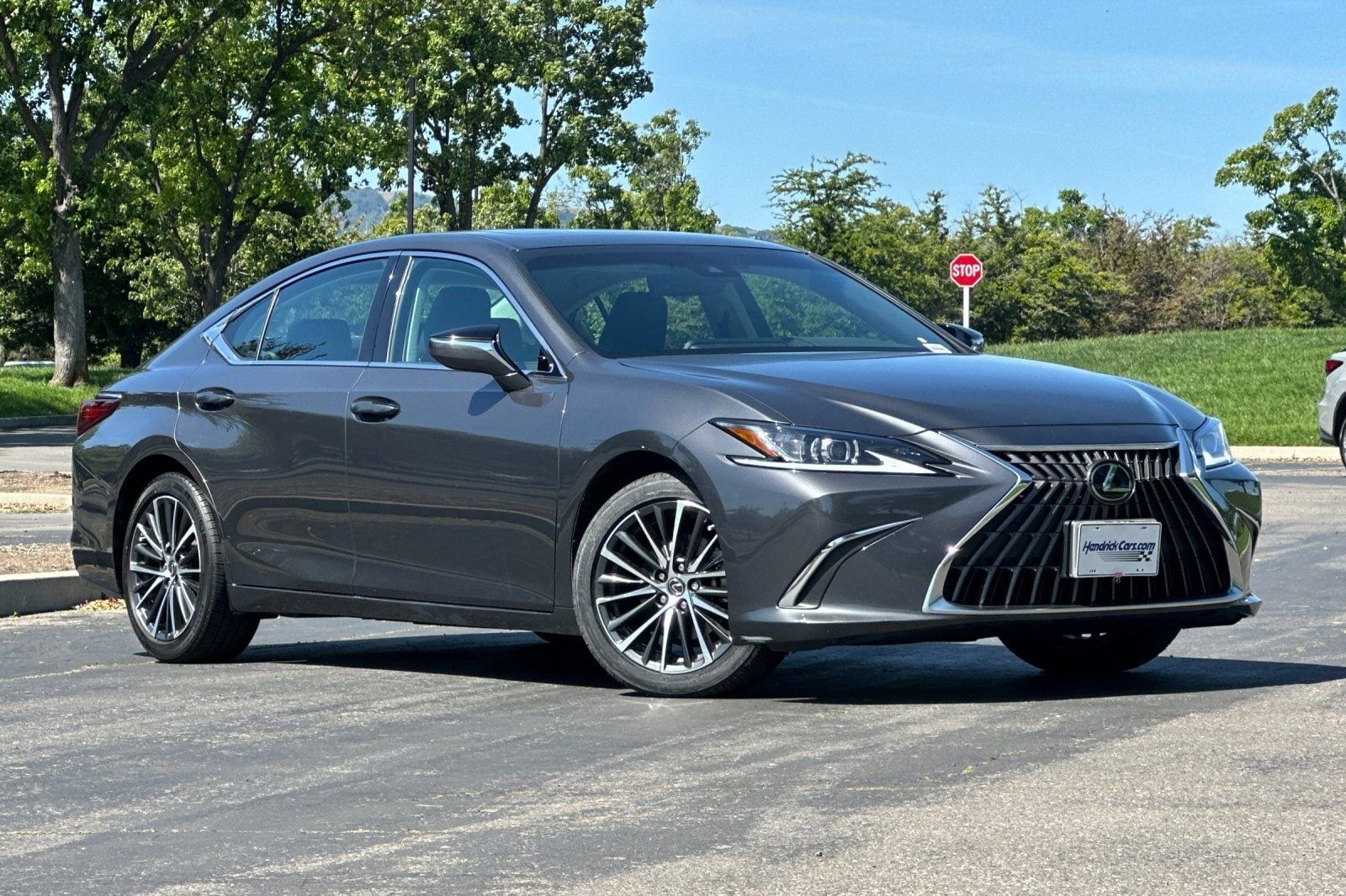 2022 LEXUS ES