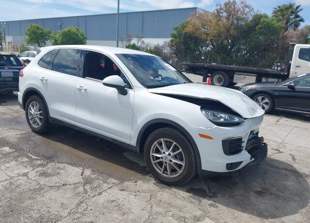 2016 PORSCHE Cayenne