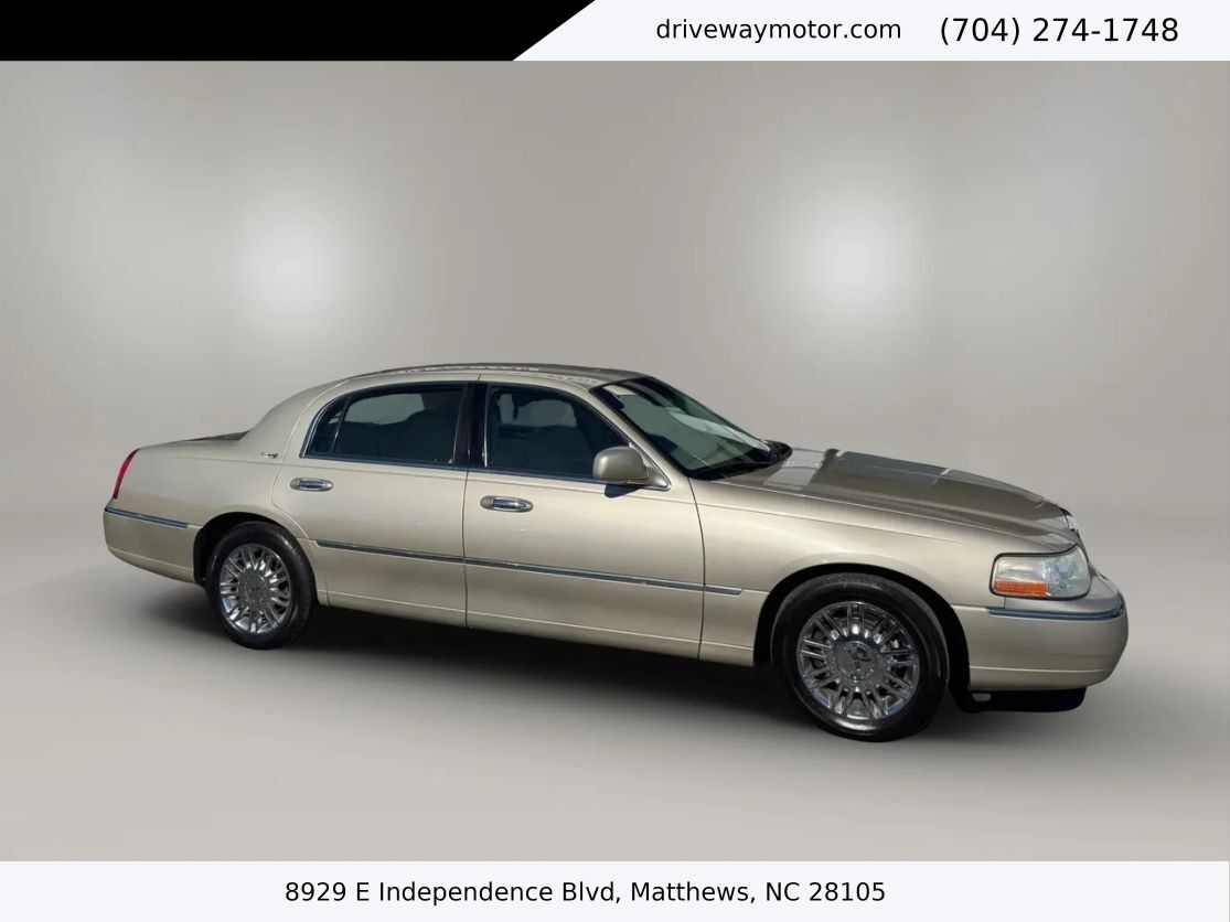 2009 LINCOLN Town Car