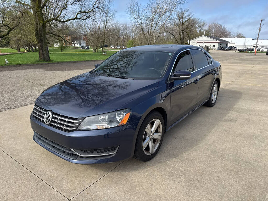2013 VOLKSWAGEN Passat