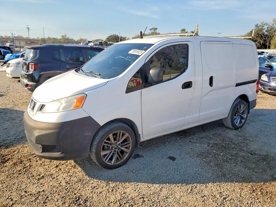 2014 NISSAN NV200