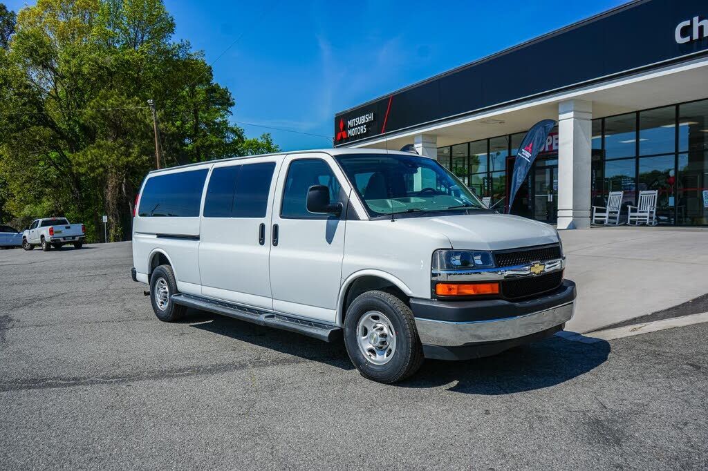 2023 CHEVROLET Express