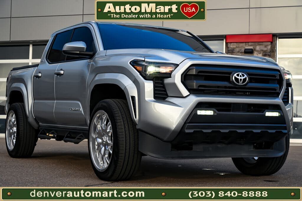 2024 TOYOTA Tacoma