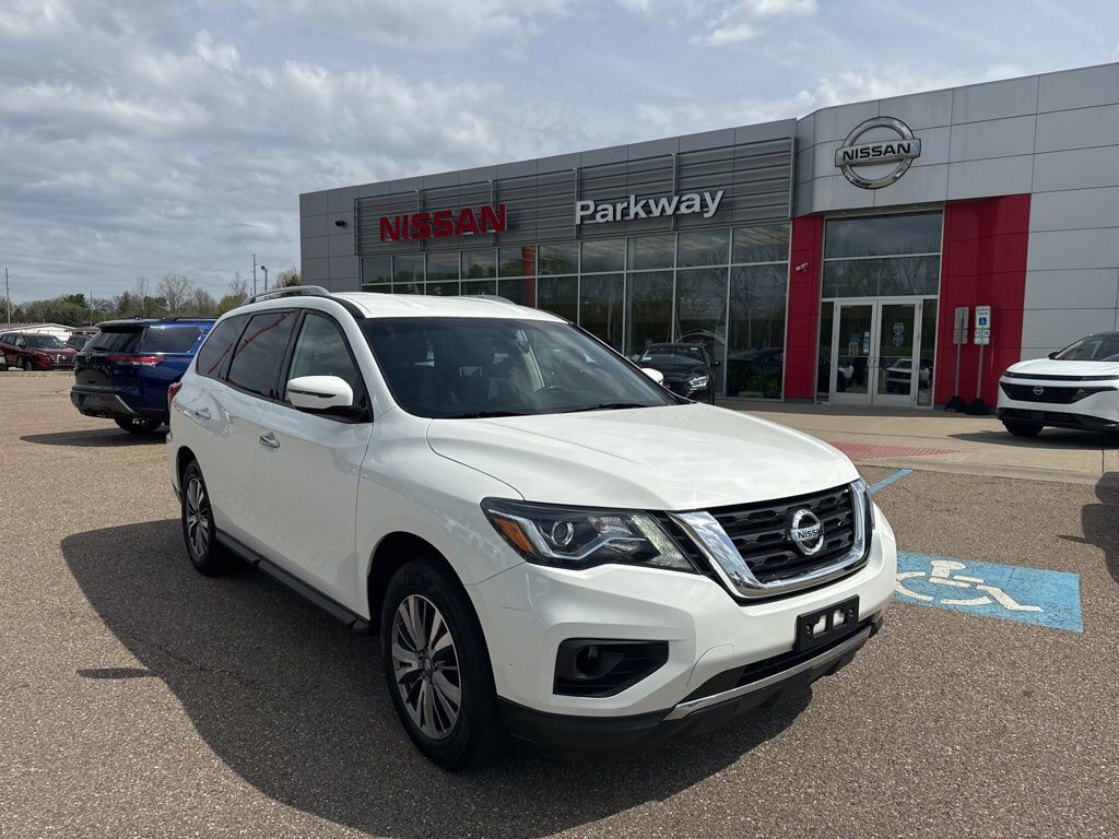 2018 NISSAN Pathfinder