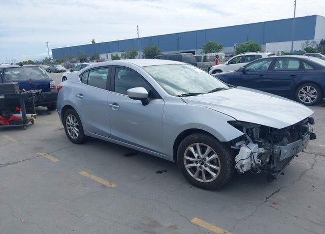 2017 MAZDA Mazda3
