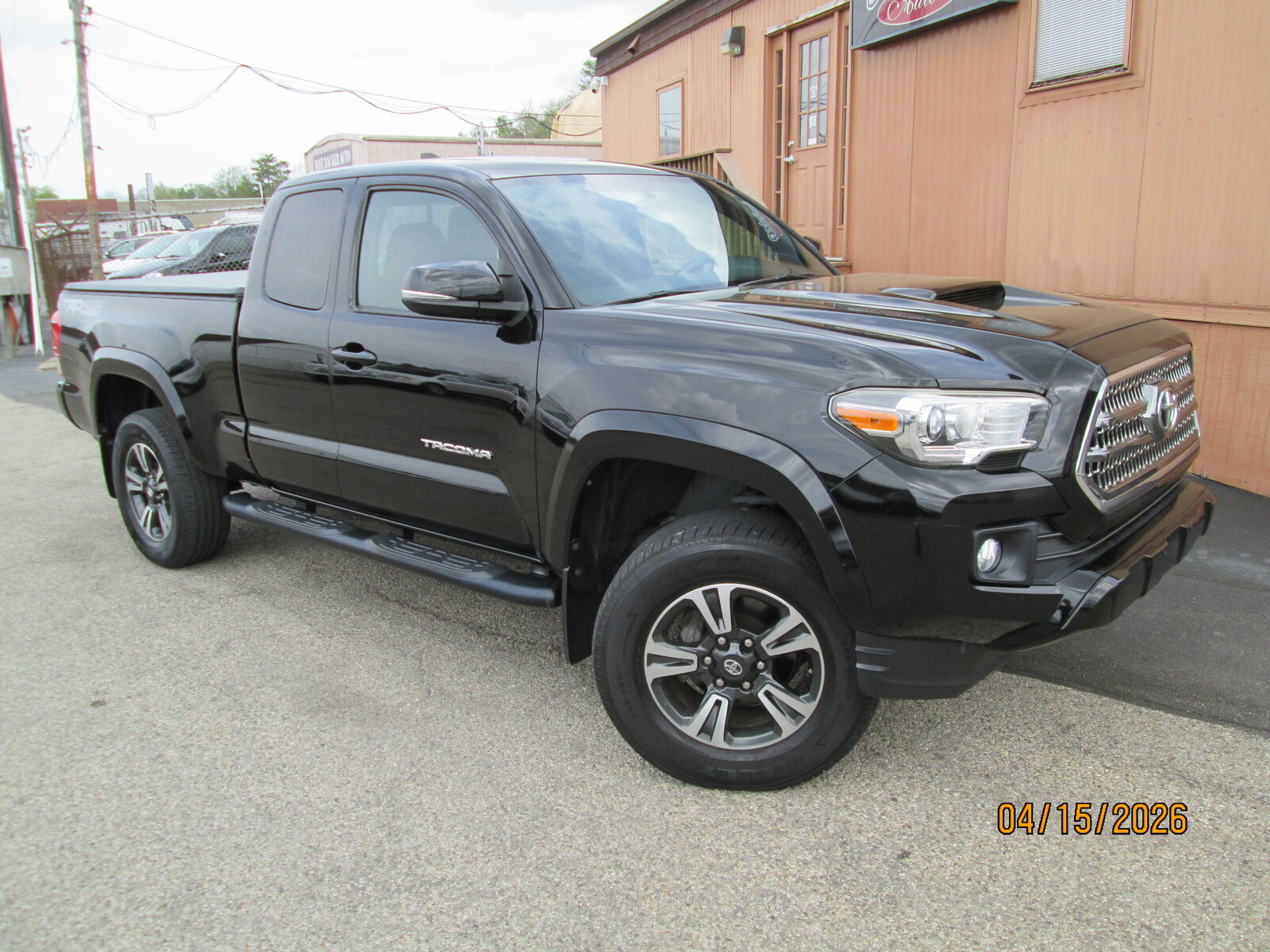 2017 TOYOTA Tacoma