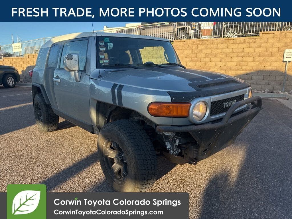 2012 TOYOTA FJ Cruiser
