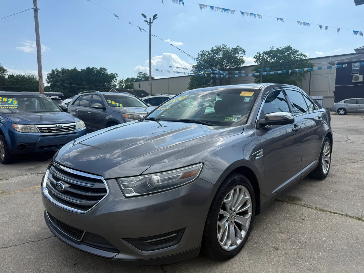 2013 FORD Taurus