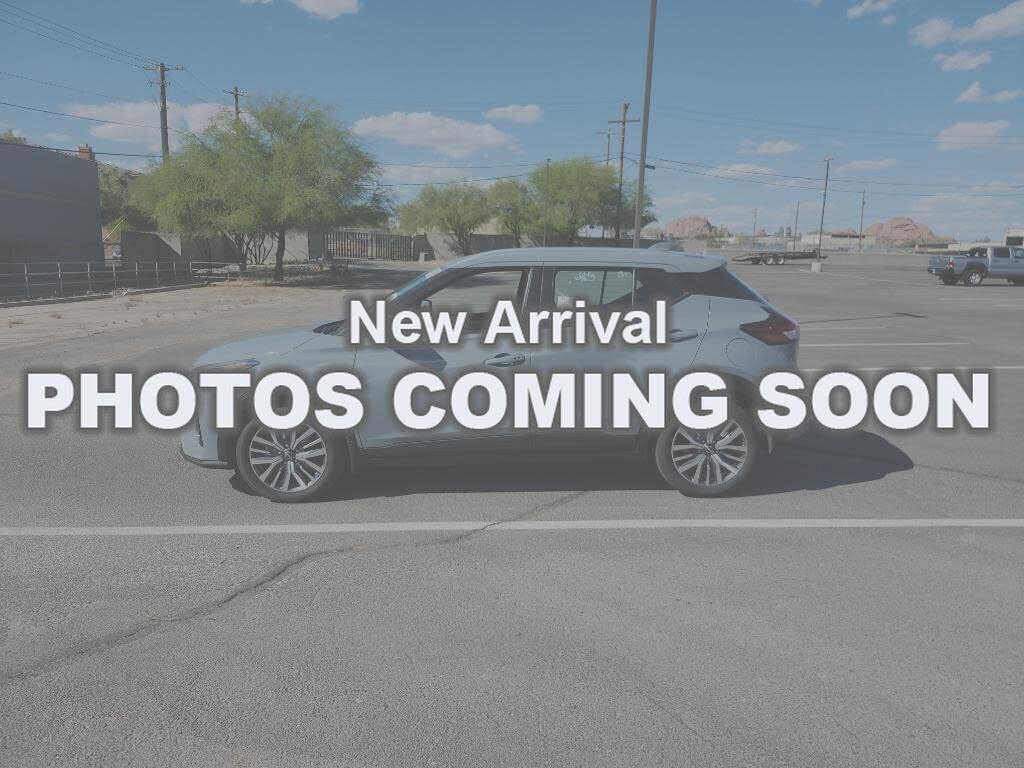 2023 NISSAN Kicks