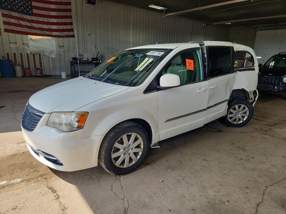 2013 CHRYSLER Town and Country