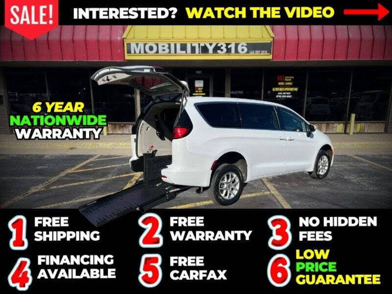 2023 CHRYSLER Voyager