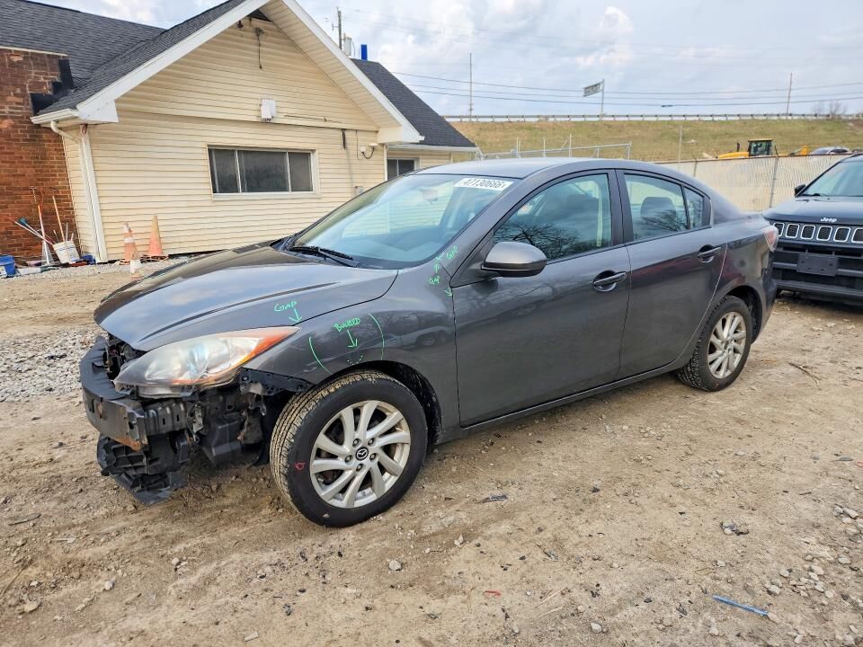 2013 MAZDA Mazda3