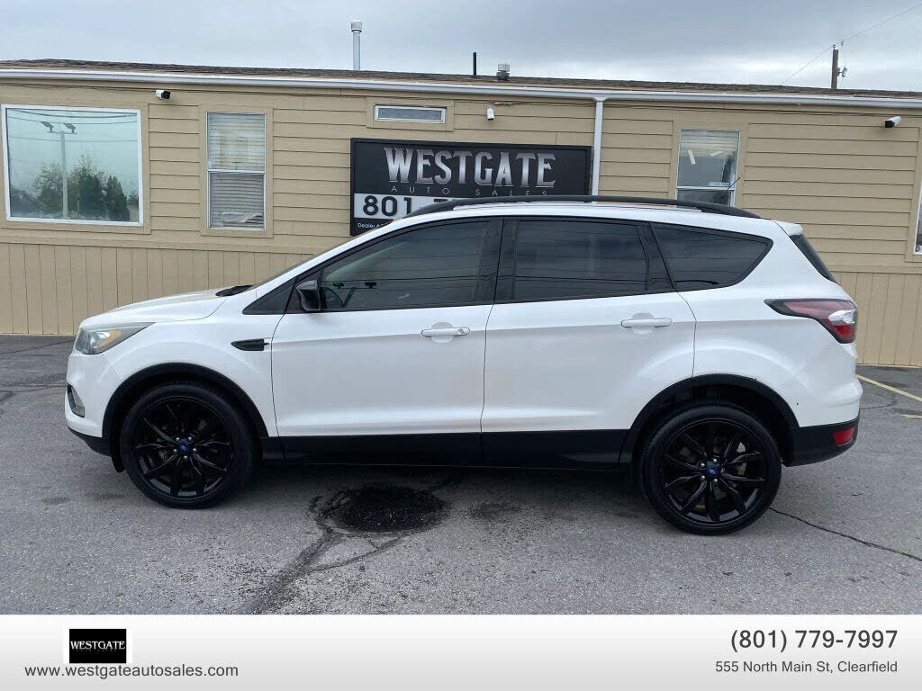 2017 FORD Escape