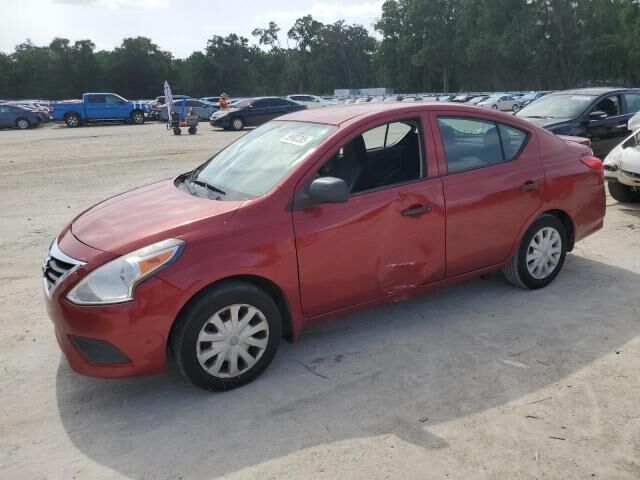 2015 NISSAN Versa