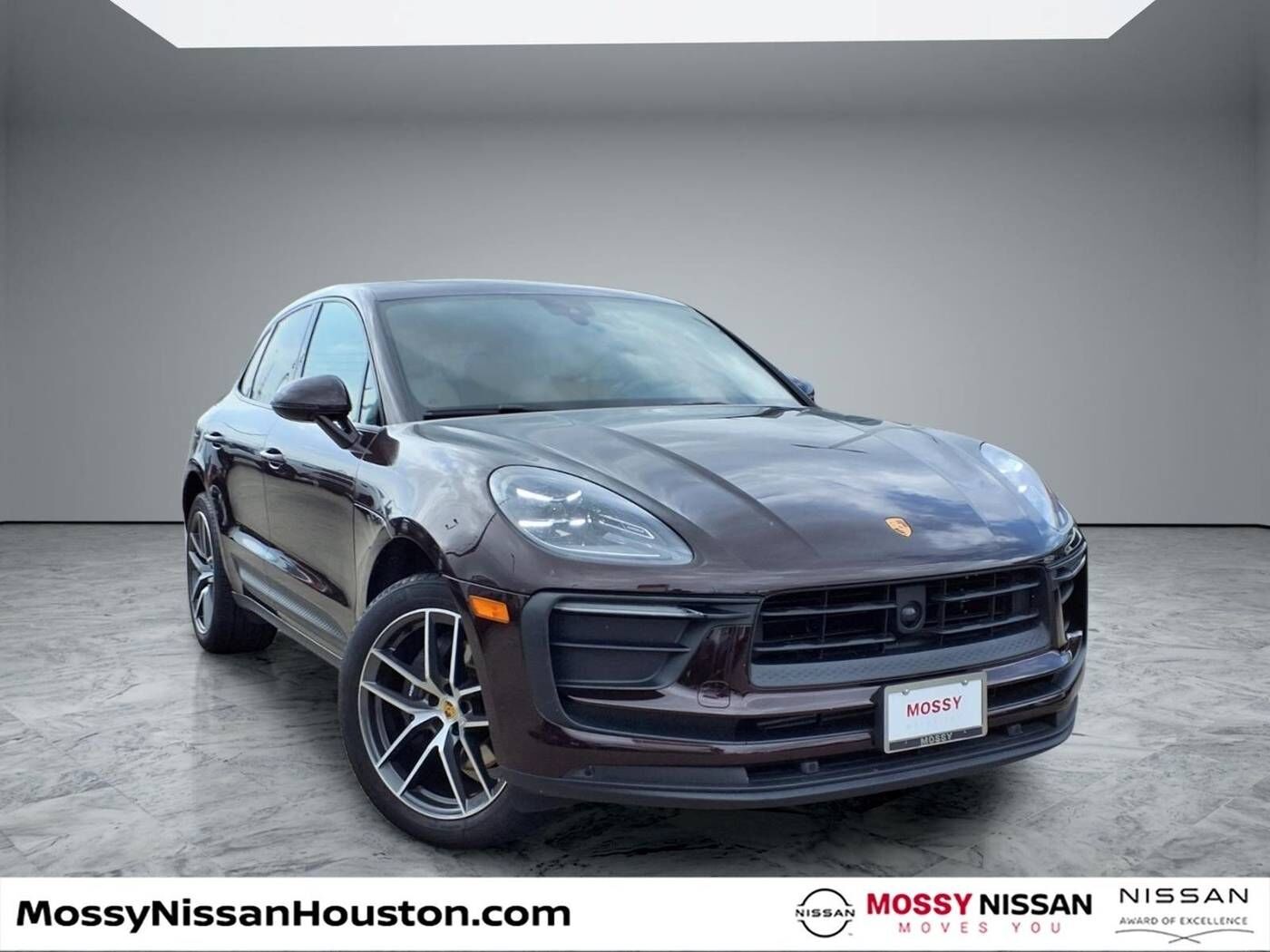 2024 PORSCHE Macan
