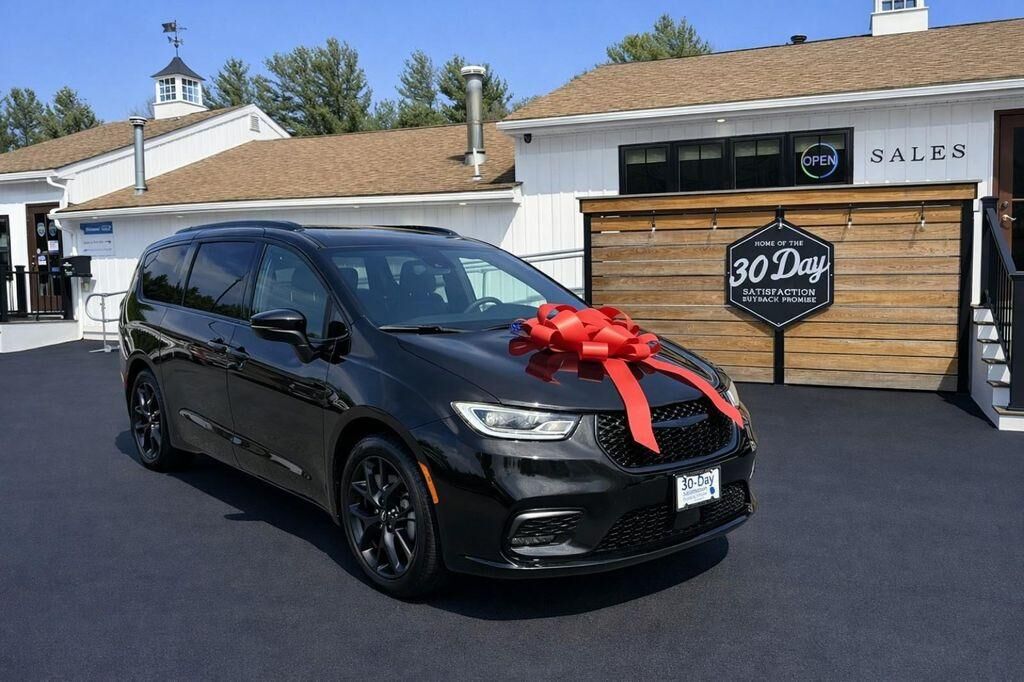 2023 CHRYSLER Pacifica