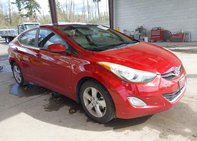 2013 HYUNDAI Elantra