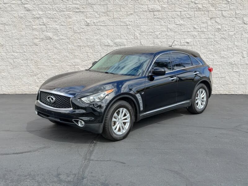 2017 INFINITI QX70