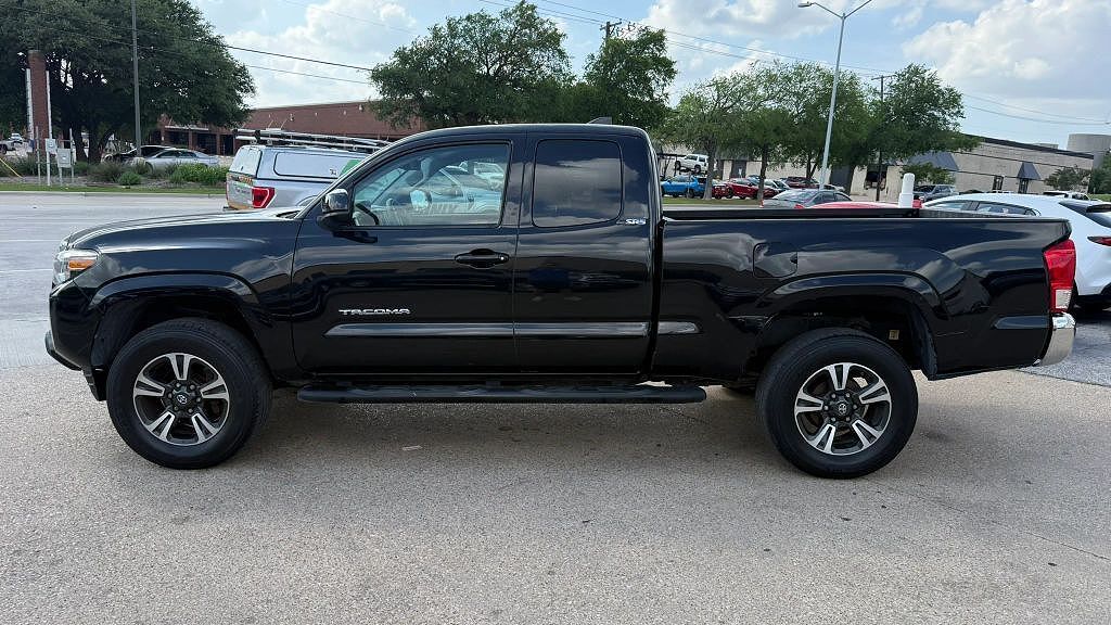 2016 TOYOTA Tacoma