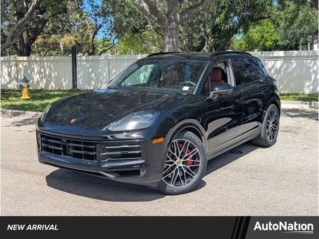 2024 PORSCHE Cayenne
