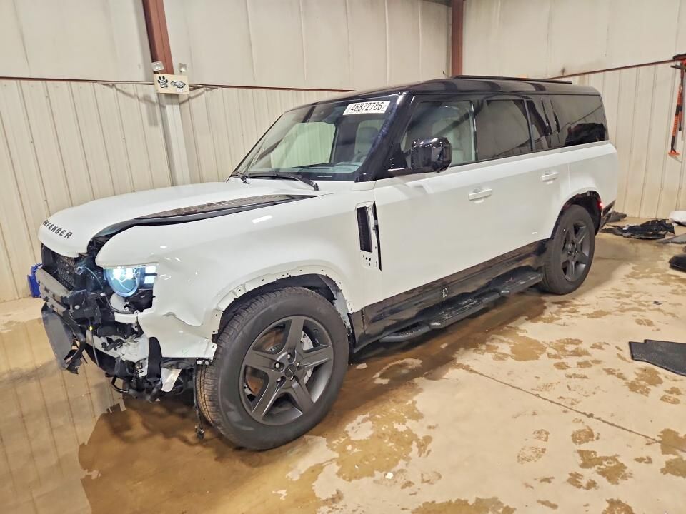 2026 LAND ROVER Defender