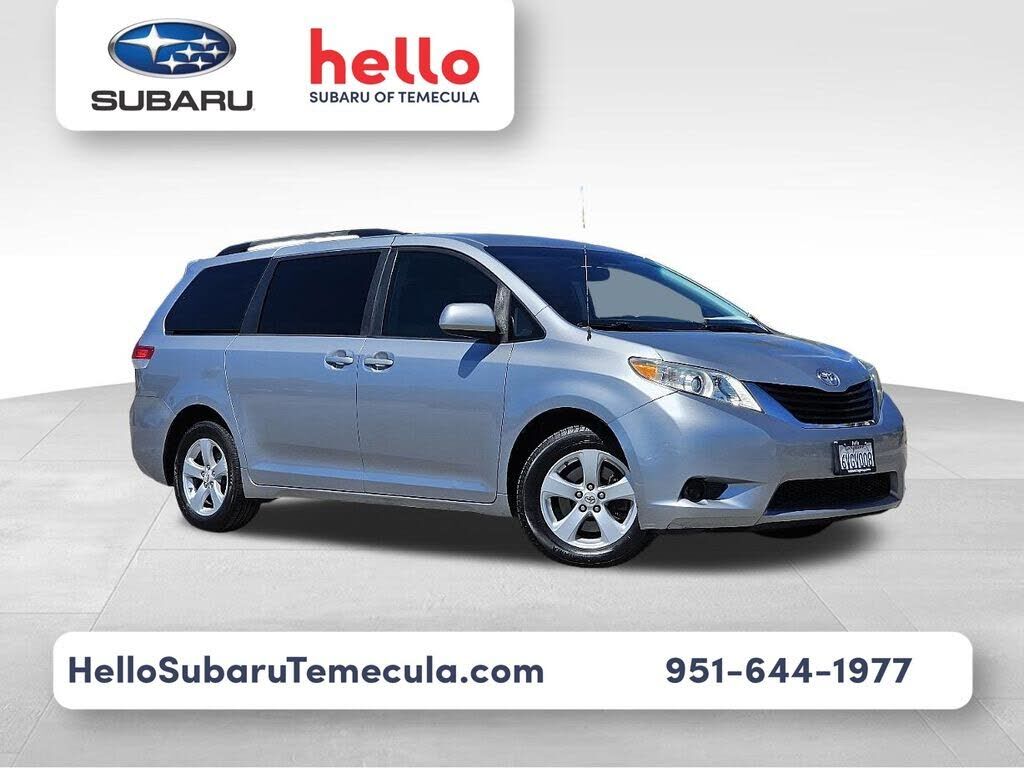 2012 TOYOTA Sienna