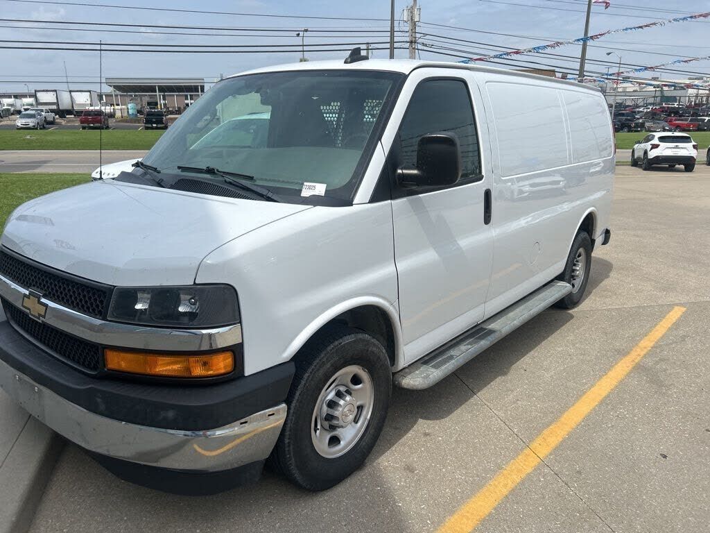2020 CHEVROLET Express