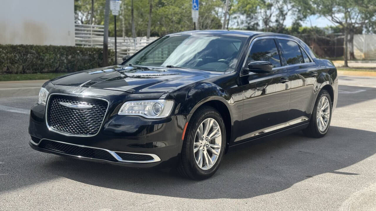 2017 CHRYSLER 300