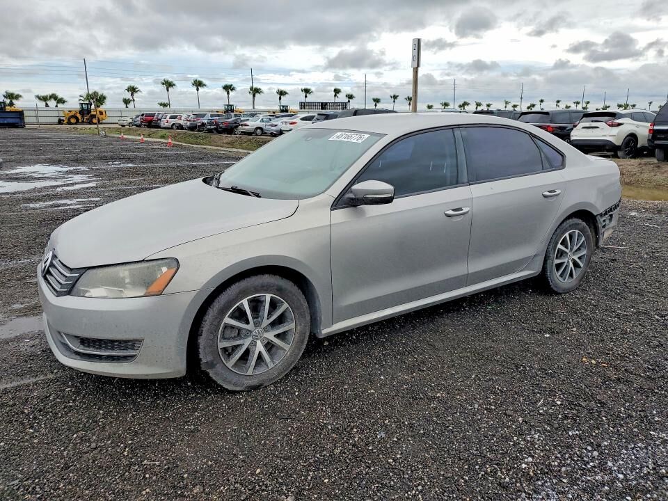 2014 VOLKSWAGEN Passat