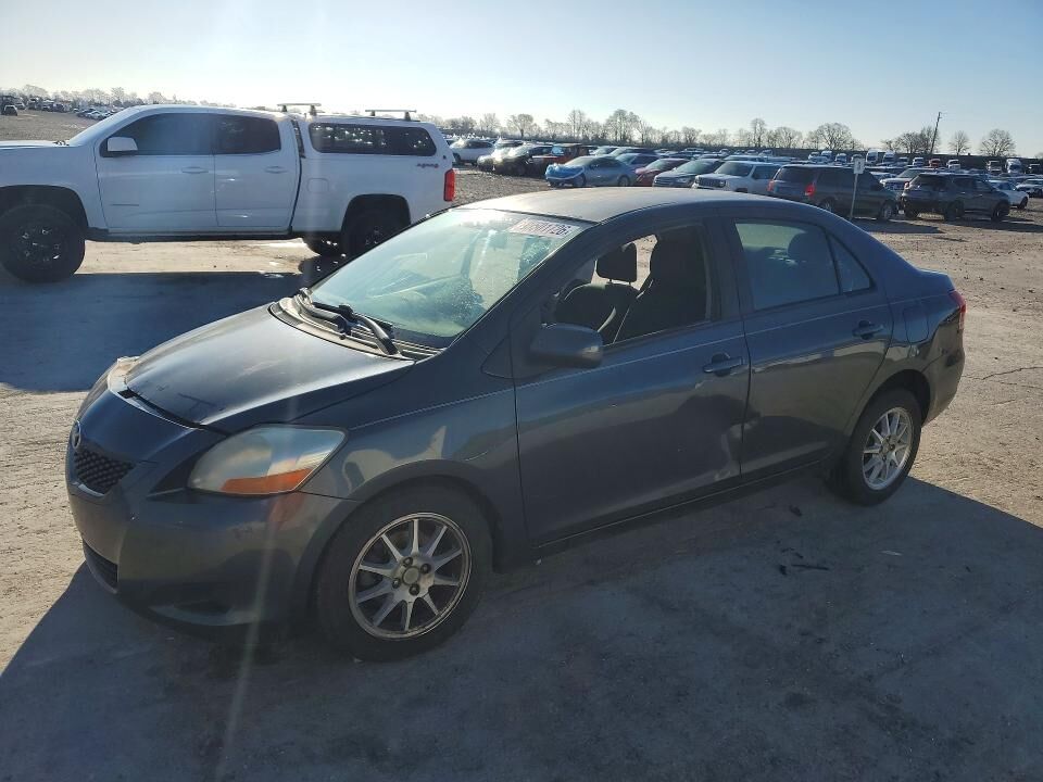2011 TOYOTA Yaris