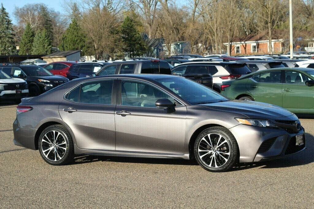 2019 TOYOTA Camry