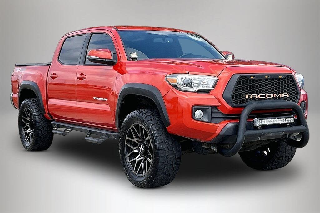 2017 TOYOTA Tacoma
