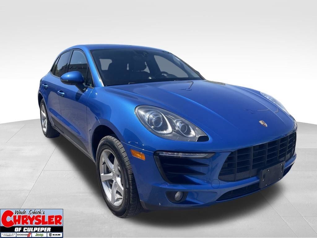 2017 PORSCHE Macan