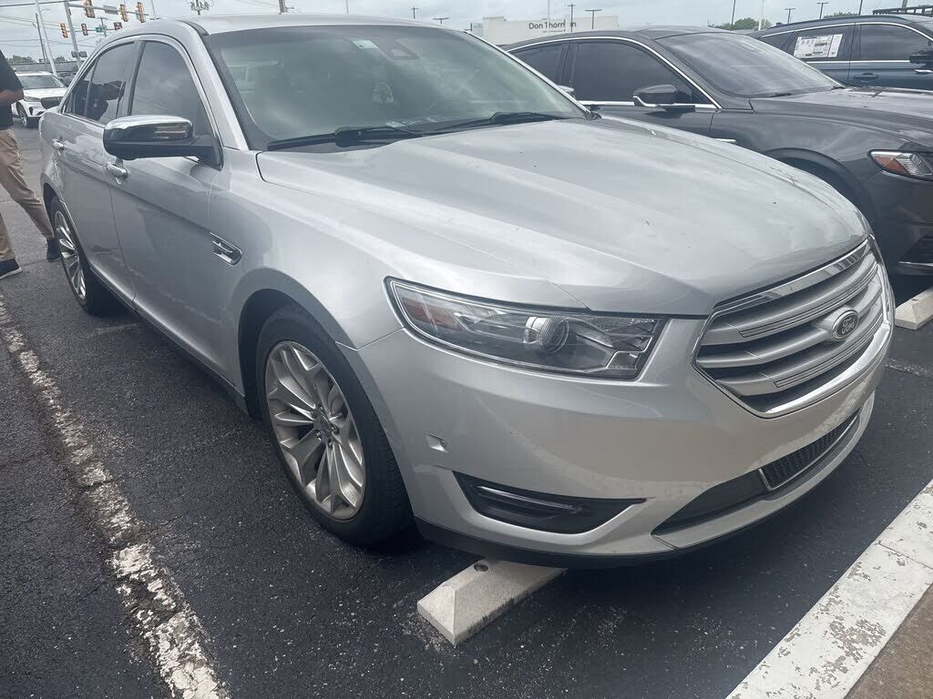 2013 FORD Taurus
