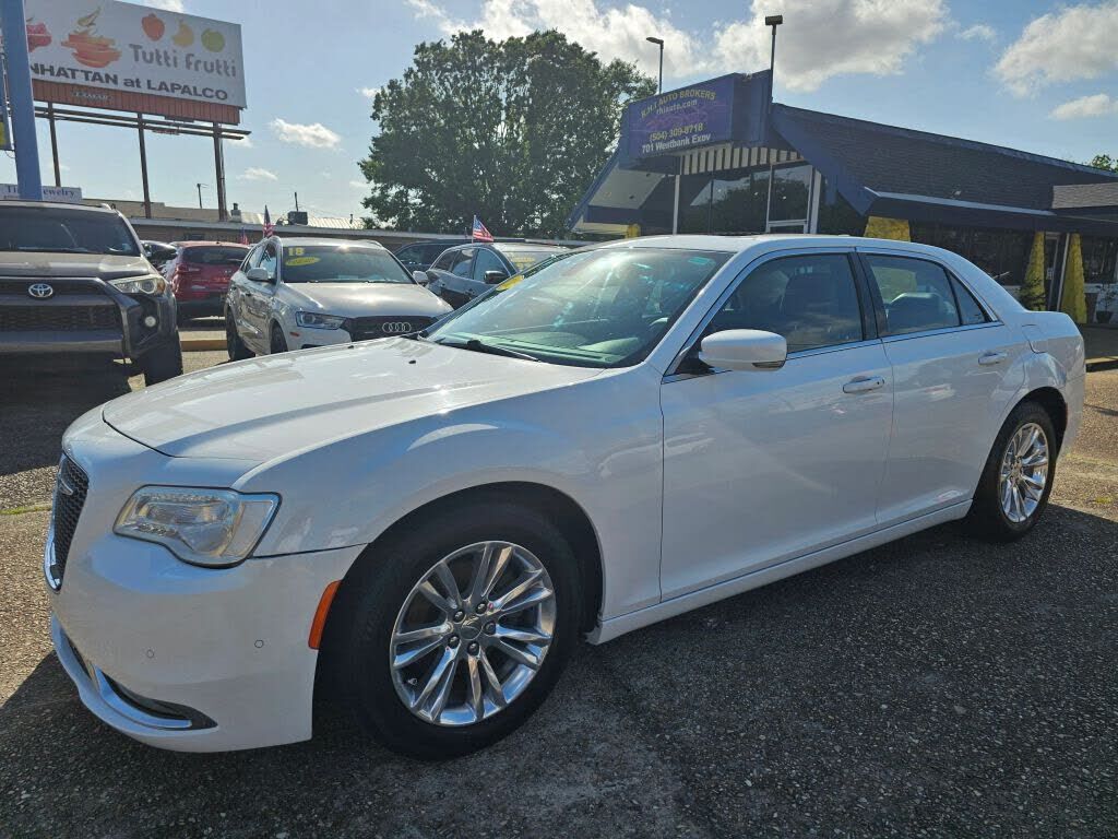 2016 CHRYSLER 300