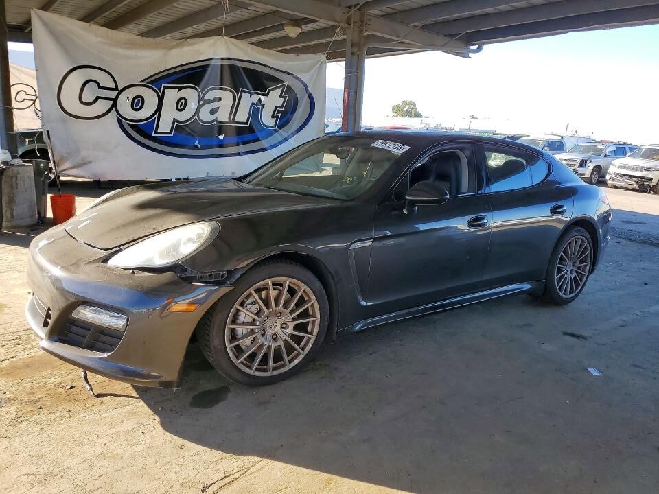 2011 PORSCHE Panamera