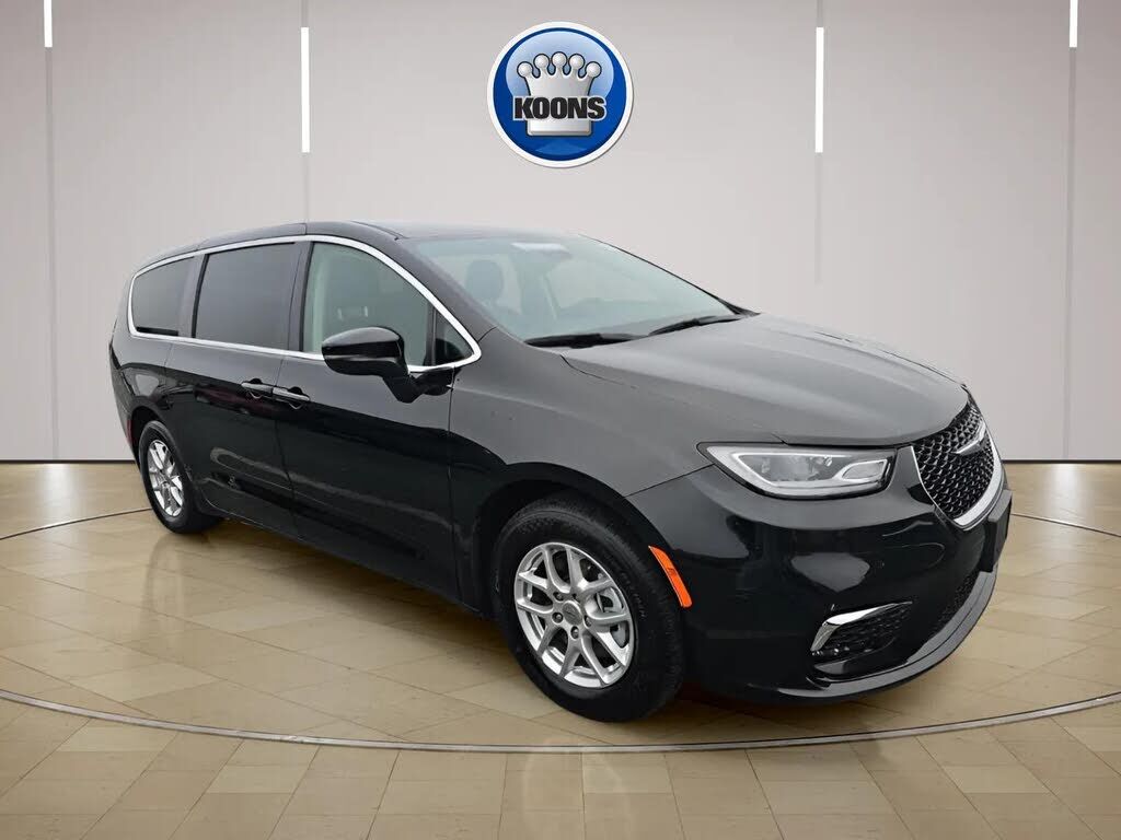 2023 CHRYSLER Pacifica