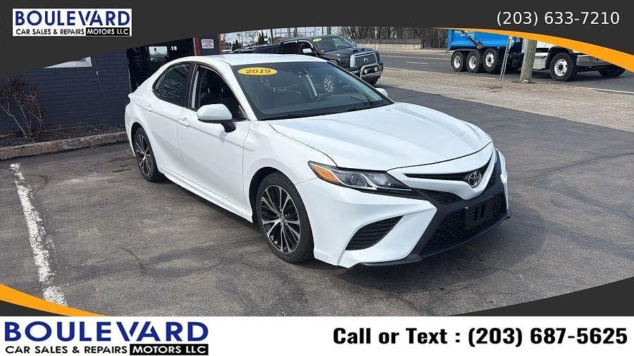 2019 TOYOTA Camry