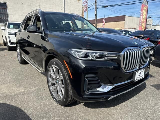 2021 BMW X7