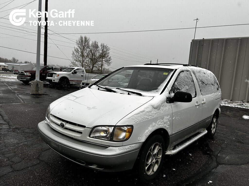 1999 TOYOTA Sienna