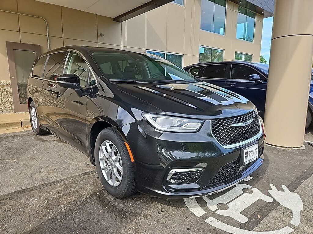 2023 CHRYSLER Pacifica