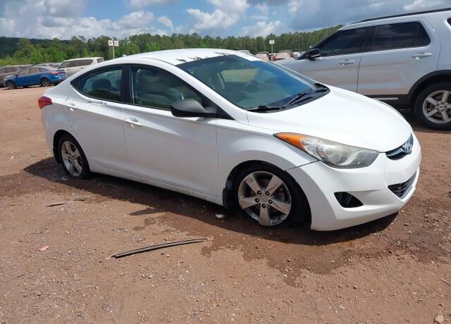 2013 HYUNDAI Elantra