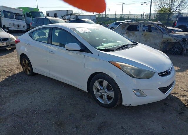 2013 HYUNDAI Elantra