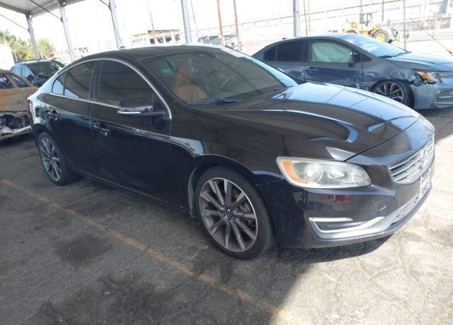 2015 VOLVO S60