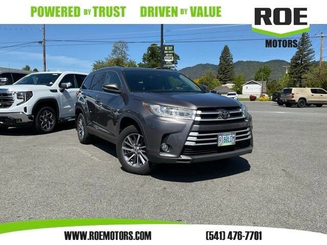 2019 TOYOTA Highlander