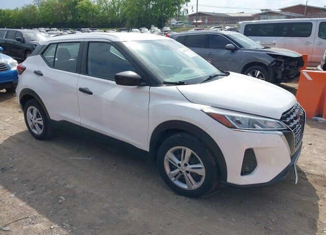 2023 NISSAN Kicks
