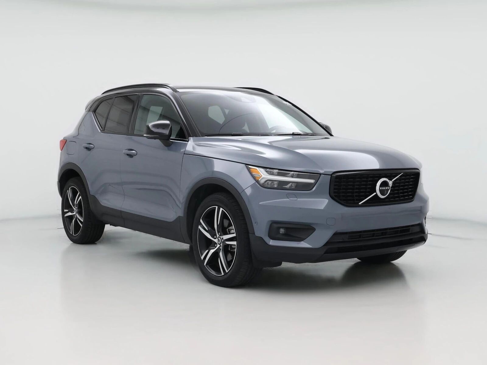2022 VOLVO XC40