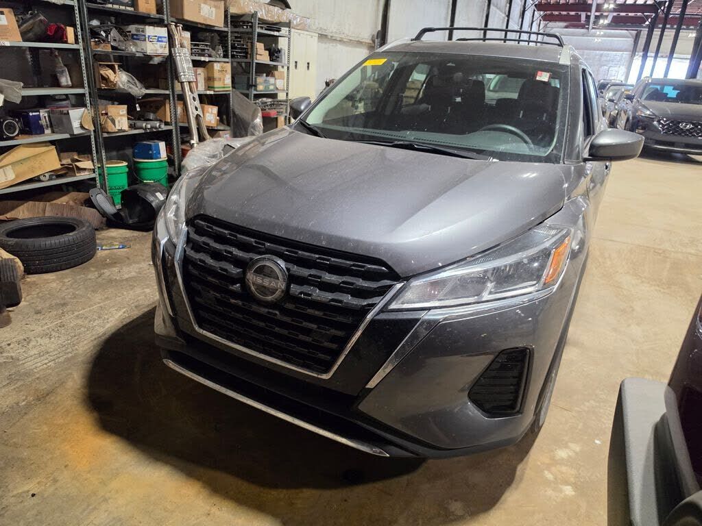 2024 NISSAN Kicks